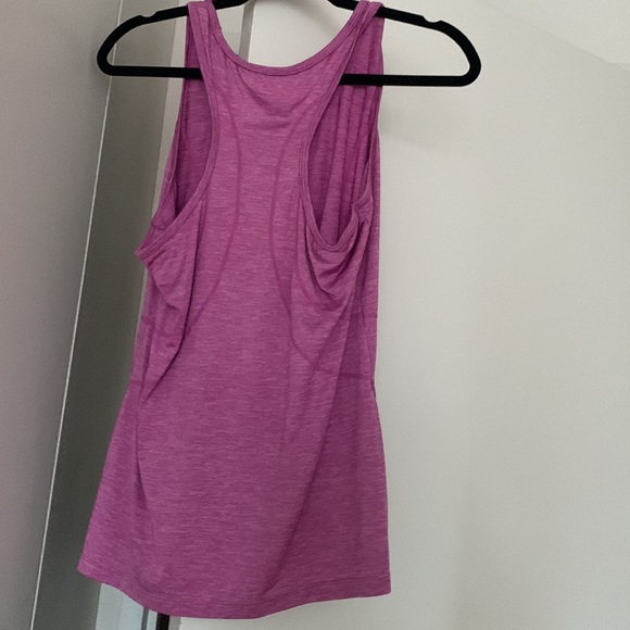 🚨BUNDLE OF 3 REEBOK TOPS - Picture 3 of 8